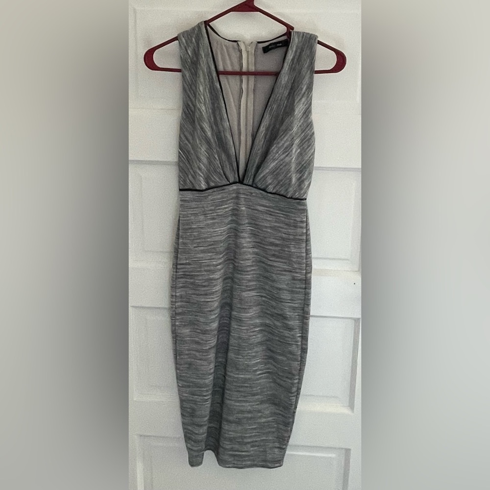 Grey sheath. Size s.  Never worn.
